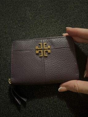 Tory Burch coin/card case great condition!